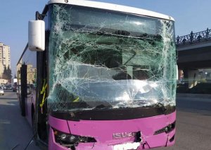 Bakıda iki marşrut avtobusu toqquşdu, 7 nəfər xəsarət aldı