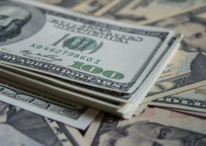 Azərbaycandakı banklar bugünkü valyuta hərracında 55 mln. dollar cəlb edib
