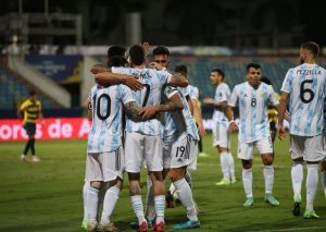 Argentina və Braziliya yığmaları futbol üzrə Amerika Kubokunun finalında oynayacaq
