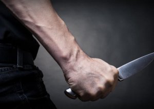 Bakıda kişi arvadını öldürüb özünü bıçaqladı