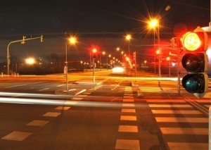 Bakıda avtomobil üç piyadanı vurdu