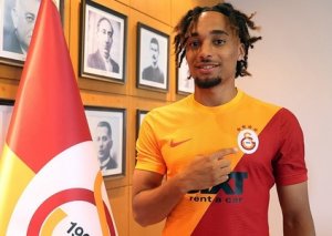 "Qalatasaray" fransalı müdafiəçinin keçidini açıqladı