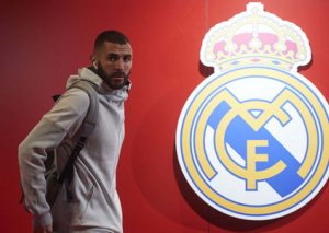 Benzema daha iki il “Real”da qalacaq