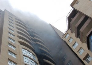 Sumqayıtda çoxmərtəbəli yaşayış binasında yanğın olub, 12 nəfər təxliyə edilib