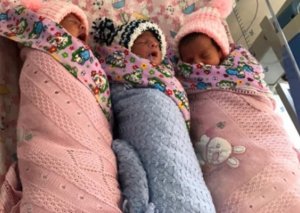 19 yaşlı ana üçəm dünyaya gətirdi