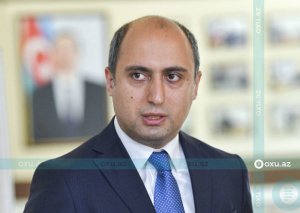 Emin Əmrullayev: “Müəllimlərin vakansiyasının gizlədilməsi faktı az da olsa var”