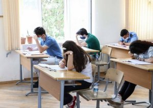 Ali məktəblərə qəbul olunan abituriyentlərin qeydiyyat müddəti uzadılıb