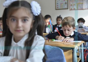 Məktəblər açıldı -