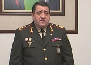 Keçmiş nazir işçilərin dərman pulunu fermasına xərcləyib