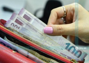 Müəllimlər Günü münasibətilə məktəblərdə pul yığılması iddialarına RƏSMİ AÇIQLAMA