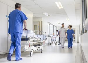 Koronavirusla mübarizədə iştirak edən tibb işçilərinin əməkhaqlarına əlavənin verilməsi müddəti uzadılıb