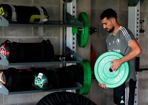 Mahir Emreli “Legiya” klubuna qayıdıb