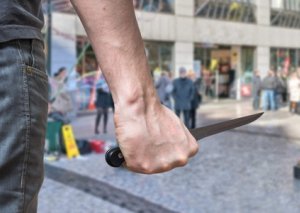 Şəmkirdə ata və oğul bıçaqlandı
