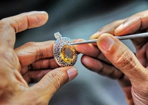 Bazarda saxta qızıl satılır: Müştərini necə aldadırlar?