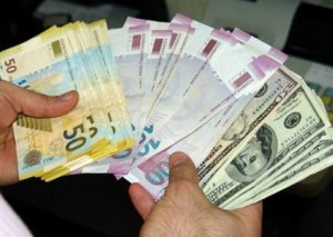 Azərbaycanda devalvasiya riski - narahatlığa əsaslar ciddidirmi?  Elşad