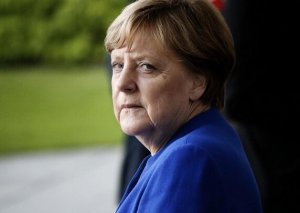 Merkel: "Dünya əhalisinin 70%-i 2022-ci ilin ortalarına qədər peyvənd olunmalıdır"