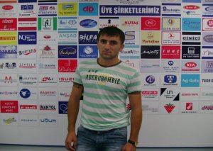 Azərbaycan millisinin sabiq futbolçusu: “De Byazi pulunu qazanıb, cibidolu çıxıb gedəcək”