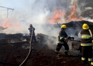Azərbaycanda dəhşətli hadisə: Polis ailəsi ilə birgə yanaraq öldü