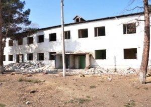 Azərbaycanda qəzalı vəziyyətdə olan məktəblərin sayı açıqlanıb