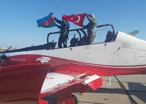 Azərbaycanda “Hürkuş” təyyarəsinin sınaq uçuşu