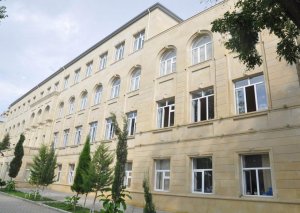 Bakıda daha bir məktəb distant tədrisə keçib