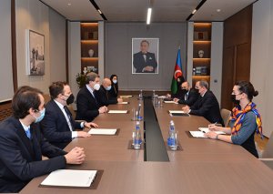 Ceyhun Bayramov Devid Harrislə son erməni təxribatlarını müzakirə etdi
