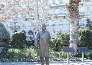 Hacı Zeynalabdin Tağıyevin abidəsini zədələyən şəxslər saxlanıldı