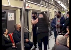 Metroda soyğunçuluq: Qadının telefonunu əlindən aldılar