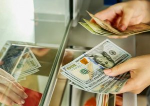 Dollar alışında kəskin ARTIM - “Əvvəl-axır devalvasiya baş verəcək” - AÇIQLAMA