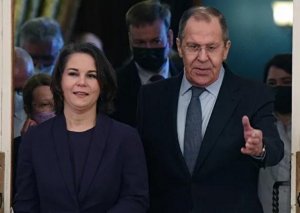 Almaniya və Rusiya XİN başçıları Ukraynadakı vəziyyəti müzakirə edib