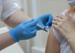 Azərbaycanda buster doza üzrə vaksinasiya olunanların sayı 2 milyonu keçdi - Foto