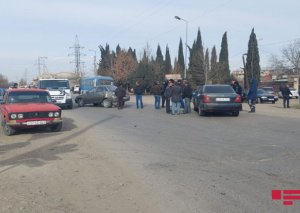 Gəncədə sərnişin avtobusunun iştirakı ilə zəncirvarı qəza olub, xəsarət alanlar var