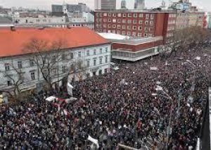 Slovakiyanın paytaxtında ABŞ-la hərbi əməkdaşlığa qarşı mitinq keçirilib