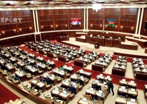 Sabah deputatlar BƏƏ-yə gedir