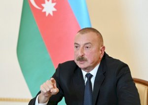 İlham Əliyev icra başçılarına xəbərdarlıq: “Yöndəmsiz binalar göbələk kimi üzə çıxırdı“