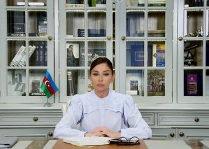 Mehriban Əliyeva qadınları təbrik edib