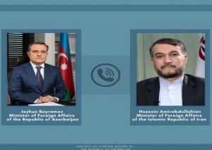 Azərbaycan və İran XİN başçıları Ukraynadakı vəziyyəti müzakirə ediblər