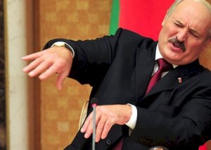 Lukaşenko Zelenskini hədələdi