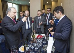 “Gəncə Şərab-2” həyatımız üçün təhlükə istehsal edir – bu məhsulları almayın!