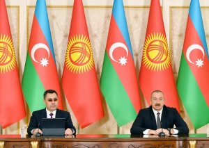 Qırğızıstan Prezidenti və xanımının şərəfinə rəsmi ziyafət verilib