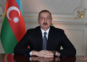 Prezident İlham Əliyev BƏƏ səfirliyində olub, başsağlığı verib