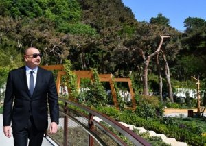 Prezident İlham Əliyev Bakıda yeni salınmış “Çəmbərəkənd” parkında yaradılan şəraitlə tanış olub