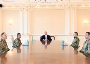 Prezident sərhəddəki vəziyyətlə bağlı müşavirə keçirdi - Foto