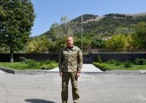 “Bu bayraq burada əbədi dalğalanacaqdır”- Prezident