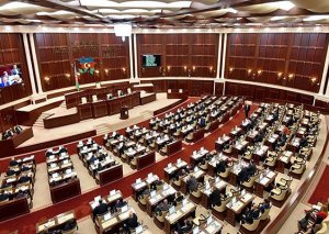 Milli Məclisin iclası sükutla başladı