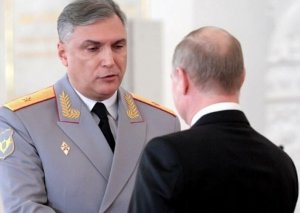 Generalın “oğlan sevgilisi” ilə intim görüntüləri yayıldı - FOTO