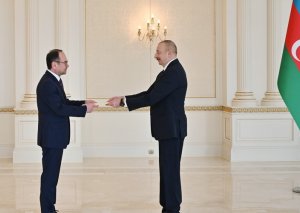Prezident yeni səfirin etimadnaməsini qəbul etdi- Fotolar