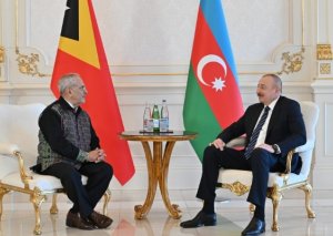 Prezident həmkarı ilə görüşdü -