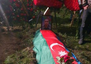 Hərbçimiz dəfn olundu - Fotolar