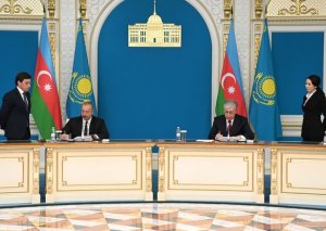 Azərbaycan və Qazaxıstan arasında sənədlər imzalanıb - FOTO